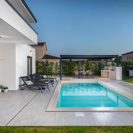 וילה Parenzana By Villsy Nova Vas (Porec)