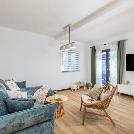 Parenzana By Villsy וילה