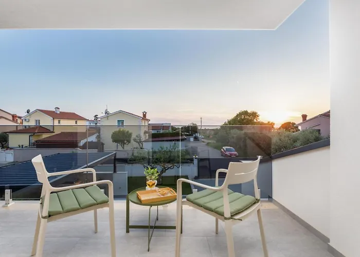 Villa Parenzana By Villsy *