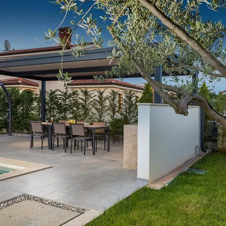 Vila Parenzana By Villsy