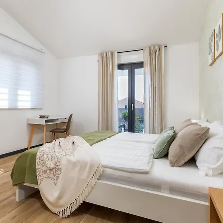 Villa Parenzana By Villsy *