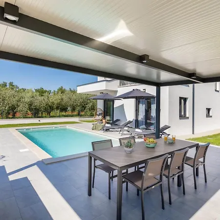 Parenzana By Villsy * Nova Vas (Porec)