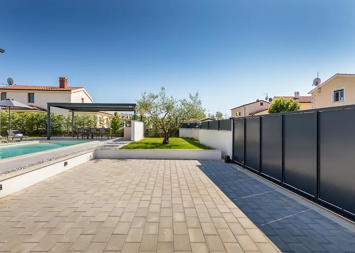 Parenzana By Villsy * Nova Vas (Porec)