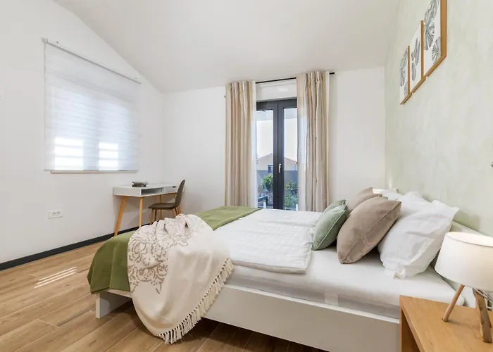 Vila Parenzana By Villsy *