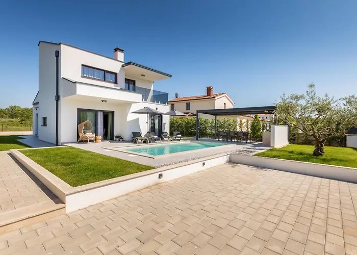 Villa Parenzana By Villsy *